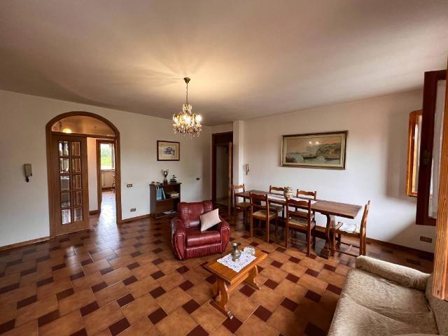Villa Indipendente in vendita a Civitella in Val di Chiana, Albergo