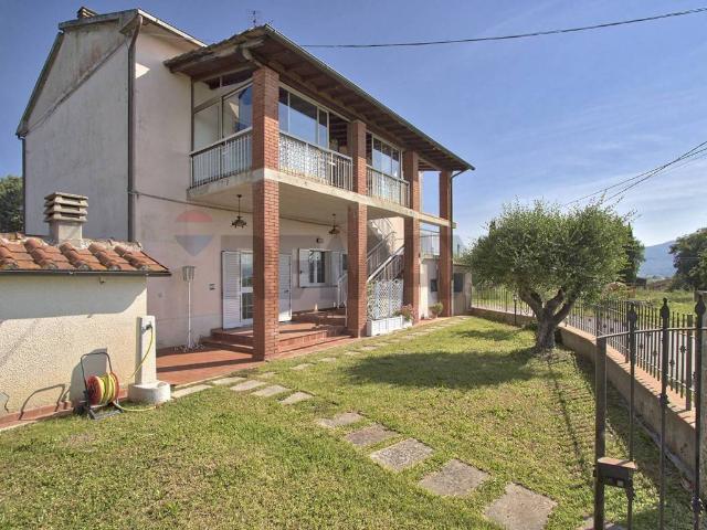 Villa Indipendente in vendita a Civitella in Val di Chiana, Tegoleto