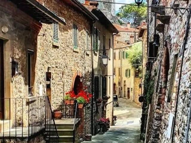 Villa Indipendente in vendita a Civitella in Val di Chiana, Toscana