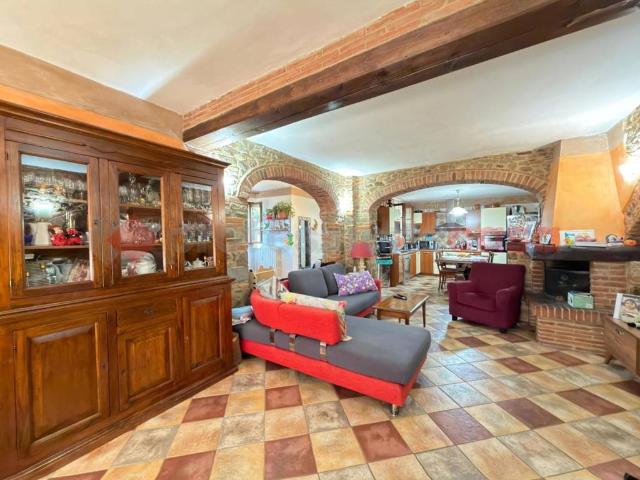 Villa Indipendente in vendita a Civitella in Val di Chiana, Tegoleto