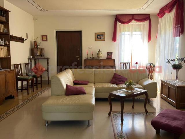 Villa Indipendente in vendita a Civitella in Val di Chiana, Viciomaggio
