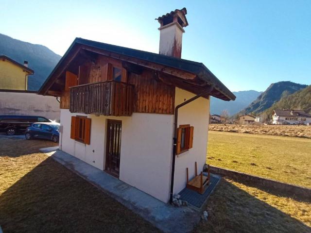 Villa Indipendente in vendita a Claut, Friuli-Venezia Giulia