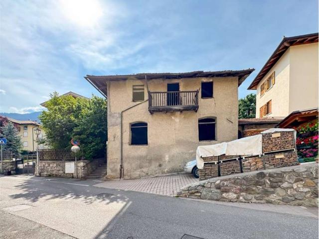 Villa Indipendente in vendita a Comunità della Val di Non, Cles