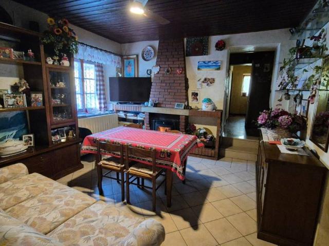 Villa Indipendente in vendita a Comunità Montana del Piambello, Clivio