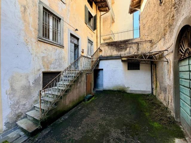 Villa Indipendente in vendita a Clusone, Bergamo