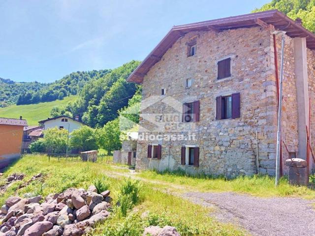 Villa Indipendente in vendita a Clusone, Lombardia