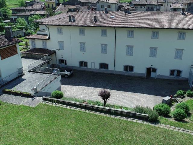 Villa Indipendente in vendita a Clusone, Lombardia