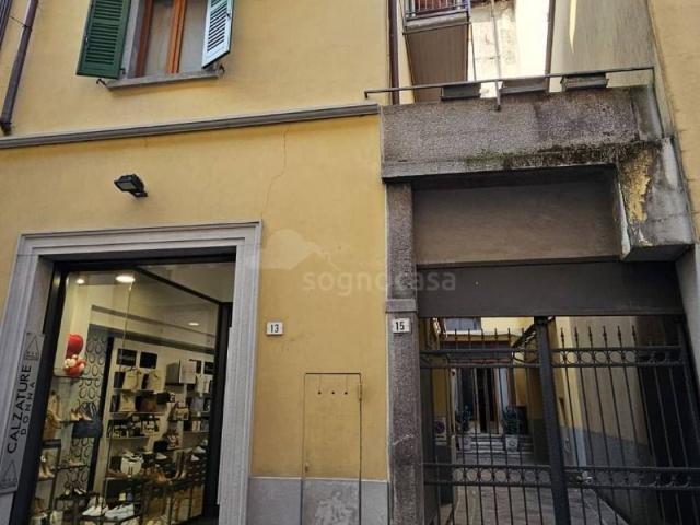 Villa Indipendente in vendita a Clusone, Lombardia