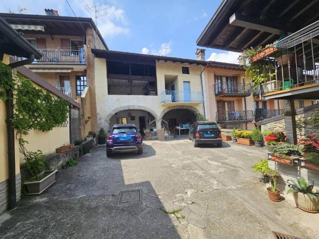 Villa Indipendente in vendita a Fiorine, Clusone