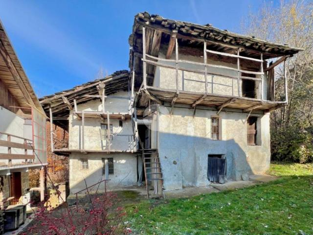 Villa Indipendente in vendita a Unione Montana di Comuni delle Valli di Lanzo, Ceronda e Casternone, Piemonte