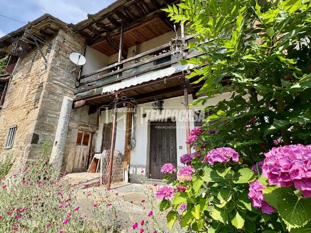 Villa Indipendente in vendita a Re, Piemonte
