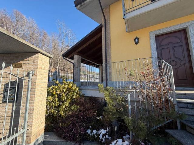Villa Indipendente in vendita a Castagna, Piemonte