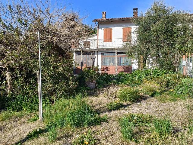 Villa Indipendente in vendita a Piemonte, Asti