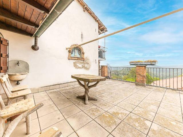 Villa Indipendente in vendita a Piemonte, Asti