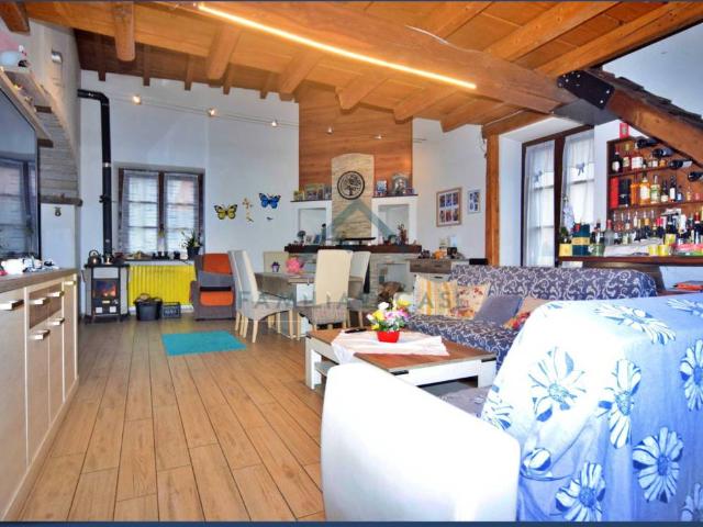 Villa Indipendente in vendita a Comunità Montana Valli del Verbano, Cocquio