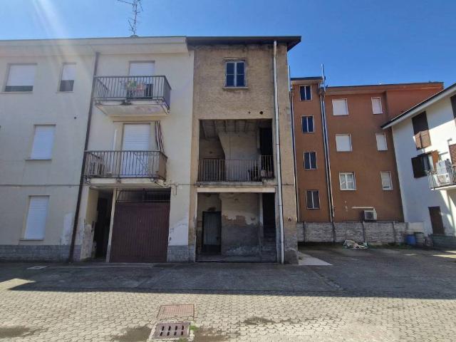 Villa Indipendente in vendita a Cogliate, Lombardia