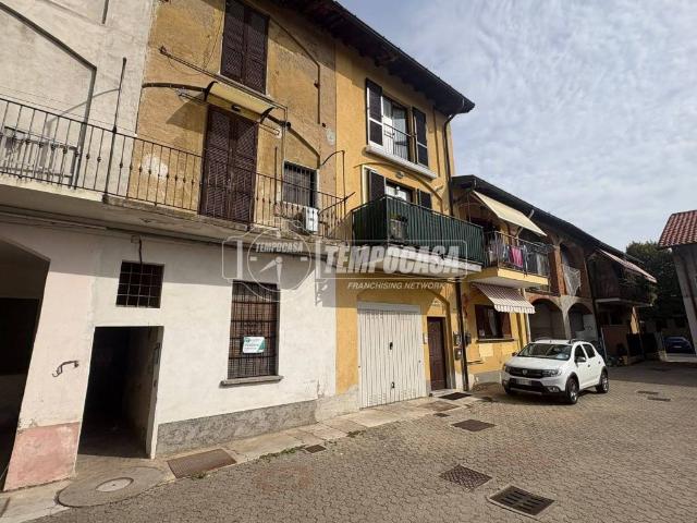 Villa Indipendente in vendita a Cogliate, Monza e della Brianza