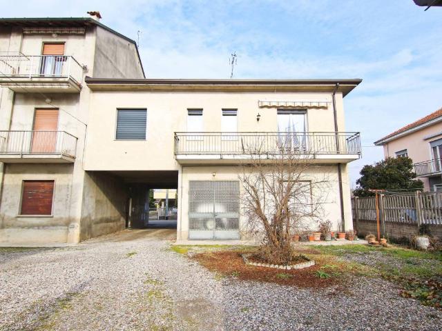 Villa Indipendente in vendita a Cogliate, Lombardia