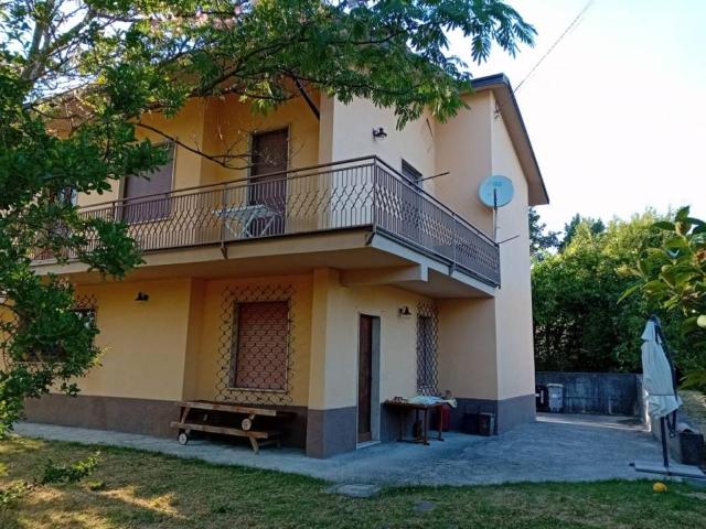 Villa Indipendente in vendita a Coli, Reggio Emilia