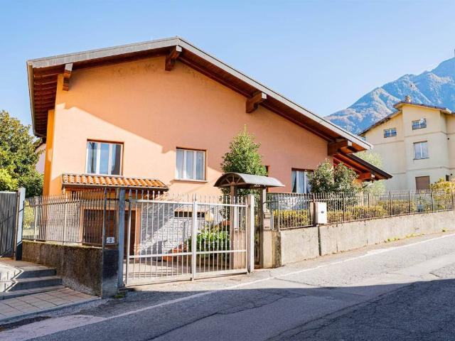 Villa Indipendente in vendita a Villatico, Colico