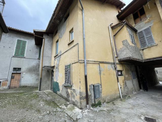 Villa Indipendente in vendita a Colle Brianza, Lombardia