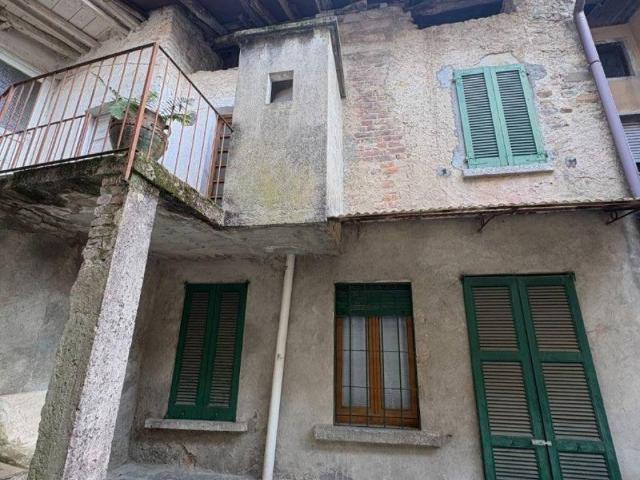 Villa Indipendente in vendita a Colle Brianza, Lombardia