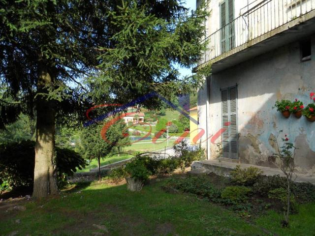 Villa Indipendente in vendita a Colle Brianza, Lombardia