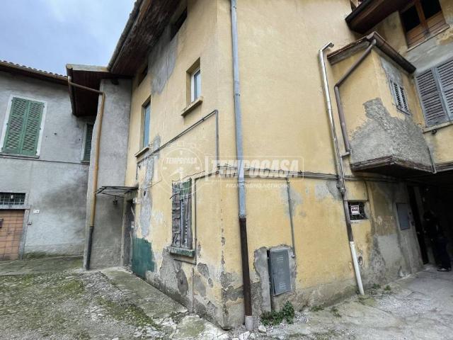 Villa Indipendente in vendita a Colle Brianza, Lombardia