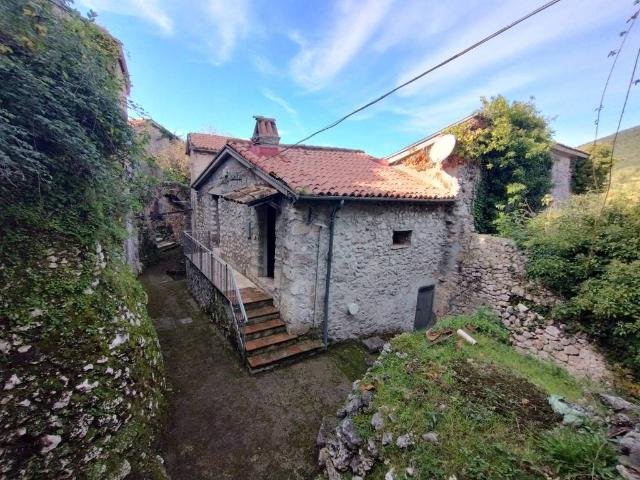 Villa Indipendente in vendita a Colle San Magno, Lazio