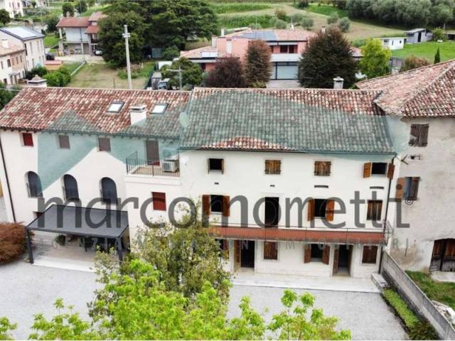 Villa Indipendente in vendita a Colle Umberto, Veneto