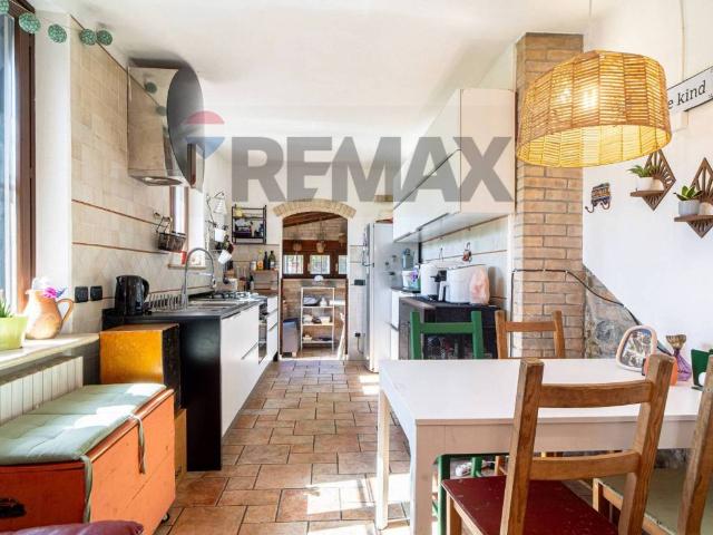 Villa Indipendente in vendita a Collecchio, Reggio Emilia