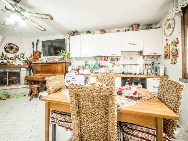 Villa Indipendente in vendita a Collecchio, Reggio Emilia