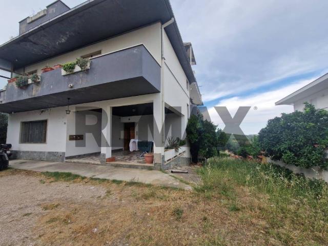 Villa Indipendente in vendita a Collecorvino, Abruzzo