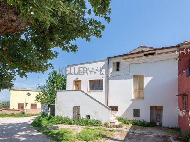 Villa Indipendente in vendita a Collecorvino, Abruzzo