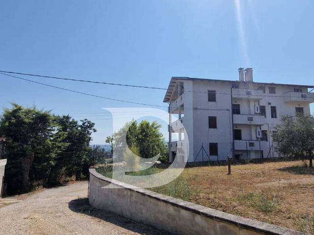 Villa Indipendente in vendita a Collecorvino, Abruzzo
