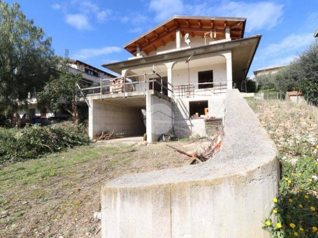 Villa Indipendente in vendita a Collecorvino, Abruzzo