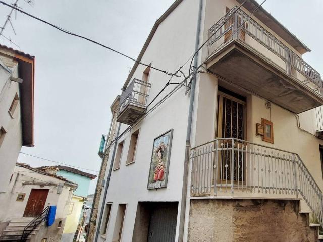 Villa Indipendente in vendita a Colledara, Abruzzo