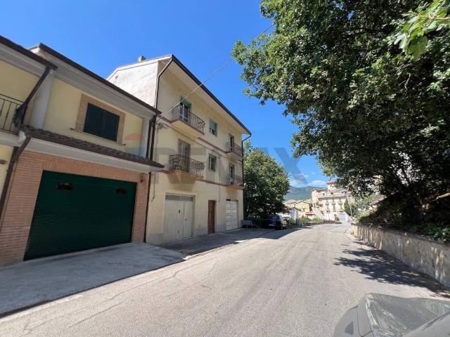 Villa Indipendente in vendita a Colledimezzo, Abruzzo