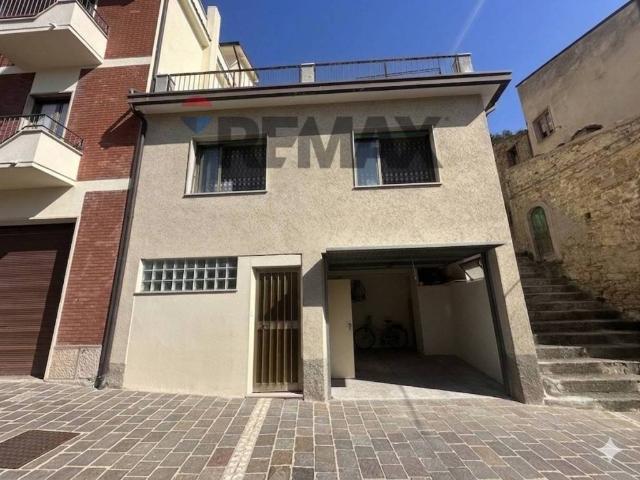 Villa Indipendente in vendita a Colledimezzo, Abruzzo