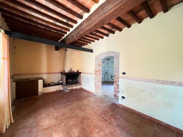 Villa Indipendente in vendita a Collesalvetti, Toscana