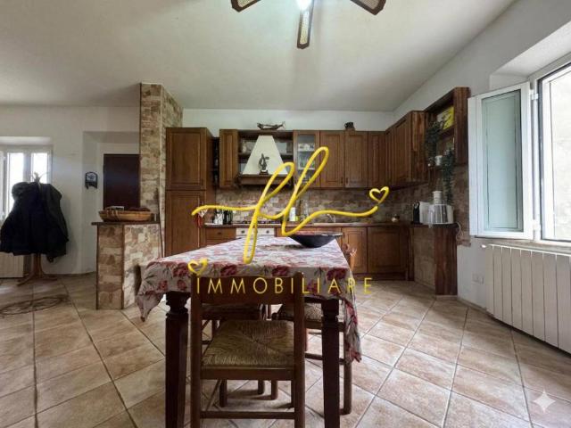 Villa Indipendente in vendita a Poggio ai Grilli, Collesalvetti