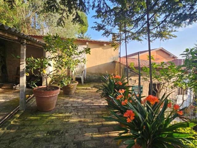 Villa Indipendente in vendita a Collesalvetti, Toscana