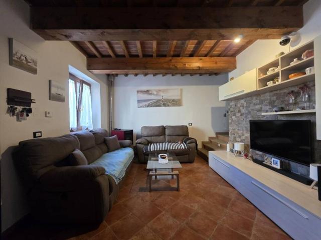 Villa Indipendente in vendita a Collesalvetti, Toscana