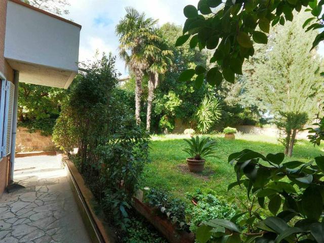 Villa Indipendente in vendita a La Casa, Collesalvetti