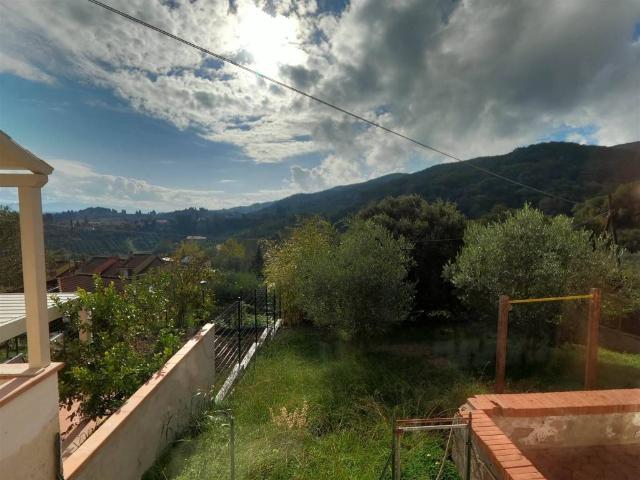 Villa Indipendente in vendita a La Casa, Collesalvetti