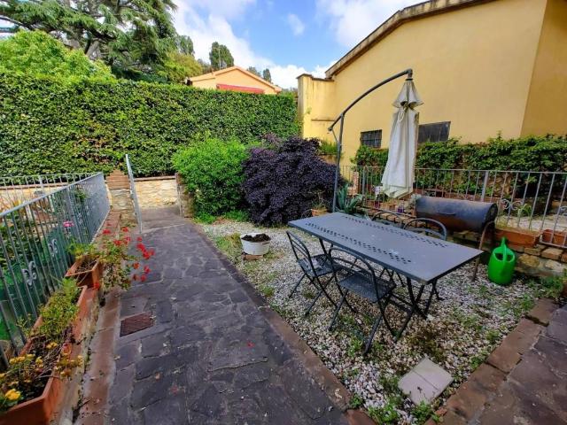 Villa Indipendente in vendita a Collesalvetti, Toscana