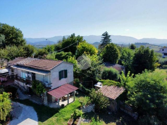 Villa Indipendente in vendita a Collevecchio, Lazio