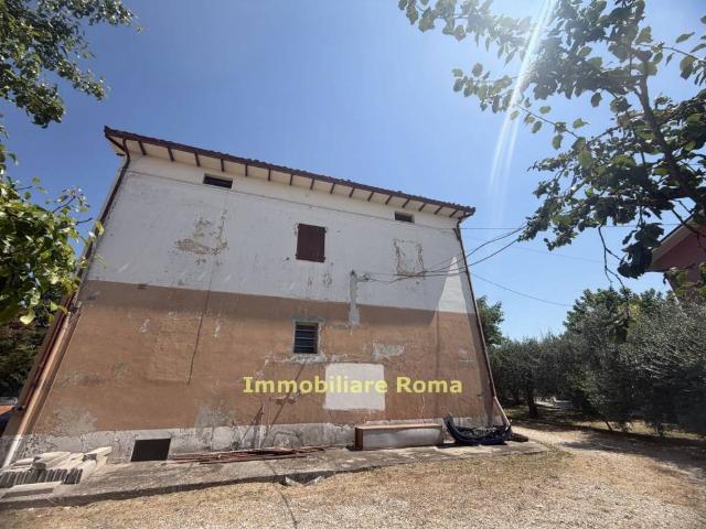 Villa Indipendente in vendita a Colli al Metauro, Marche