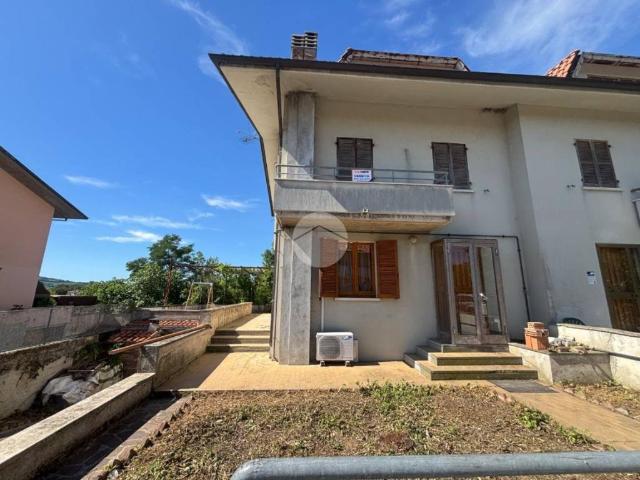 Villa Indipendente in vendita a Colli al Metauro, Marche