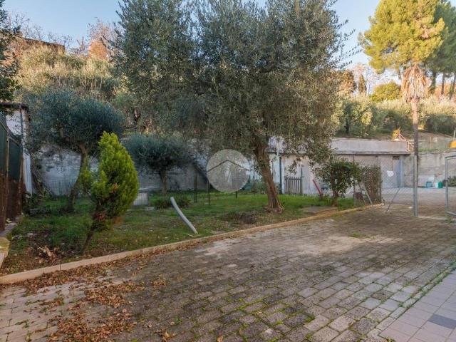 Villa Indipendente in vendita a Colli al Metauro, Marche
